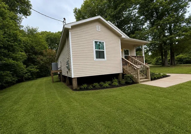Photo 4 of Single family home for sale at 404 Gordon Dr, Livingston, TX 77351 | MLS# 34553758 | Listing updated on 2026-09-14