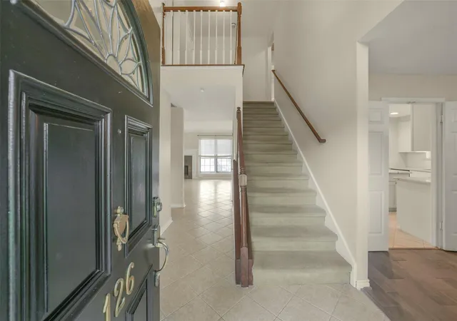 4th image of 126 Shadow Wood Dr, Sugar Land, TX 77498 | MLS# 27420508