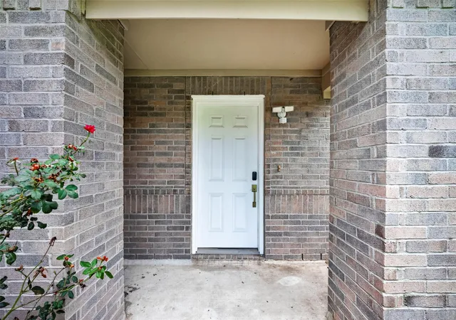 Photo 4 of Single family home for sale at 7130 Liberty Oak Ct, Houston, TX 77049 | MLS# 95295994 | Listing updated on 2026-09-20