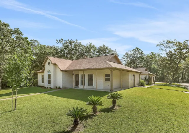 1st image of 20380 Doral Dr, Huntsville, TX 77320 | MLS# 74343486