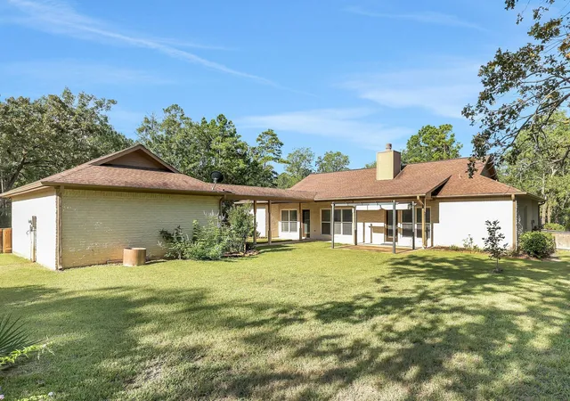 Photo 3 of Single family home for sale at 20380 Doral Dr, Huntsville, TX 77320 | MLS# 74343486 | Listing updated on 2026-09-14