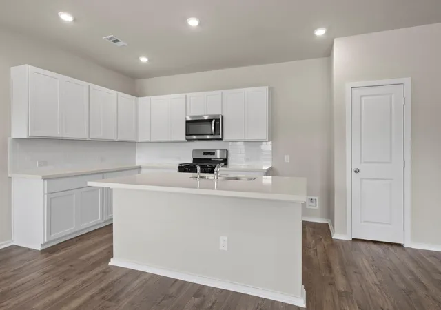 3rd image of 6718 Pebble Bluff Ct, Cove, TX 77523 | MLS# 24141265