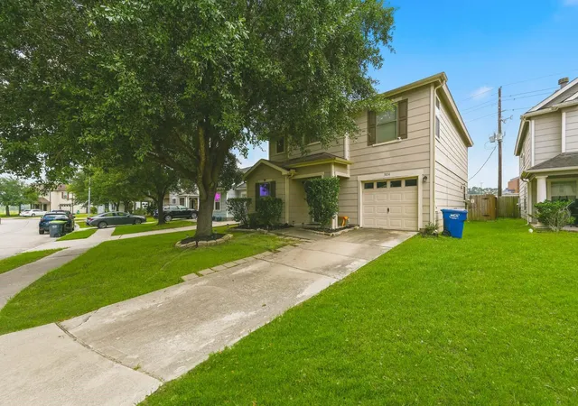 Photo 2 of Single family home for sale at 3834 Jewel Point Dr, Spring, TX 77386 | MLS# 12983630 | Listing updated on 2026-09-08
