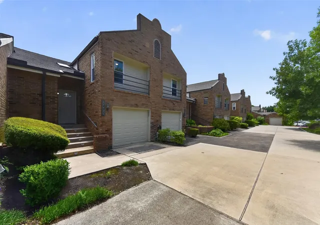 image of 15920 Seahorse Dr, Houston, TX 77062 | MLS# 18262479