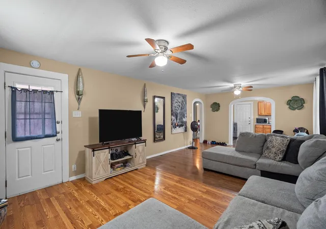 Listing Photo 4 - Condo for sale in building located at 4810th Ave K, Galveston, TX 77551