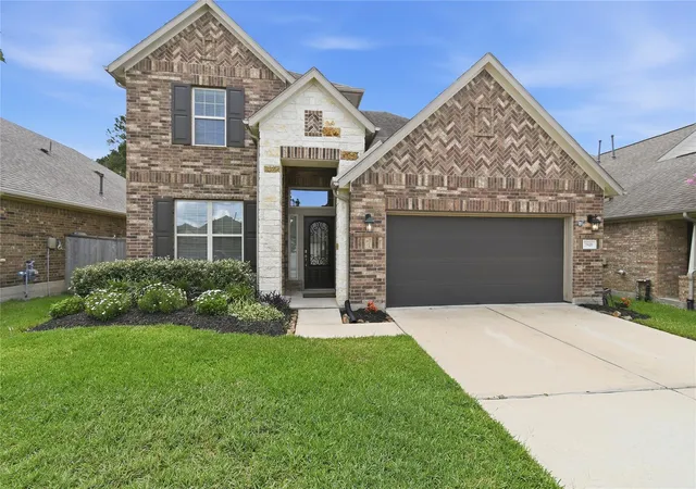 Photo 1 of Sale Pending at 2948 Twin Cvs Ct, Conroe, TX 77301 | MLS# 40273564 | Listing updated on 2026-09-16
