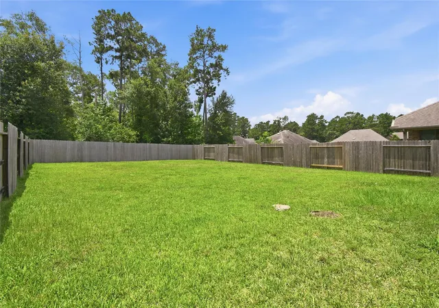 Photo 2 of Sale Pending at 2948 Twin Cvs Ct, Conroe, TX 77301 | MLS# 40273564 | Listing updated on 2026-09-16