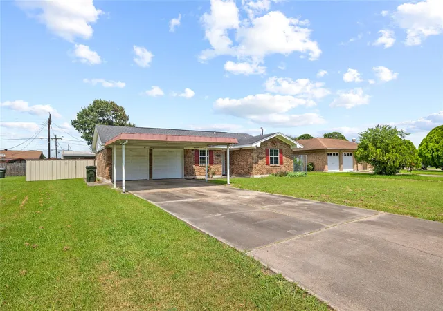 3rd image of 1328 Vera Dr, Port Arthur, TX 77642 | MLS# 95055178