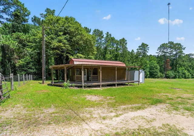3rd image of 103 Perry Dr, Coldspring, TX 77331 | MLS# 86006907