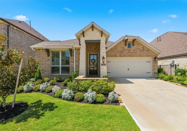 Photo 1 of Single family home for sale at 21002 White Rock Crk Dr, Cypress, TX 77433 | MLS# 56923765 | Listing updated on 2026-09-20