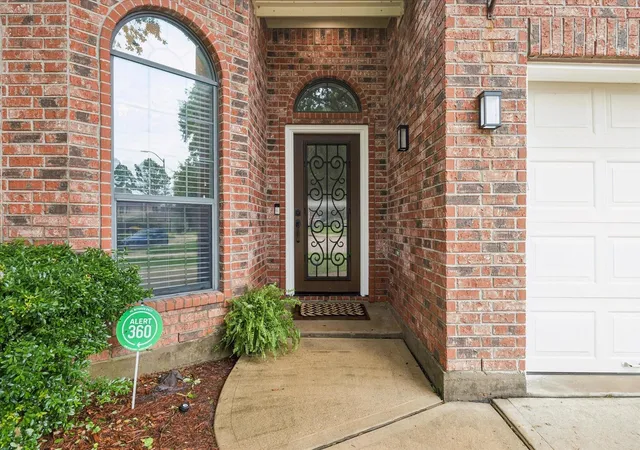 Photo 2 of Single family home for sale at 16542 Crossfield Dr, Houston, TX 77095 | MLS# 67158987 | Listing updated on 2026-09-17
