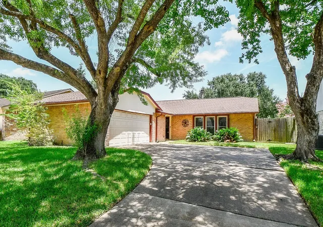 Photo 2 of Sale Pending at 7242 Skylight Ln, Houston, TX 77095 | MLS# 25159986 | Listing updated on 2026-09-22