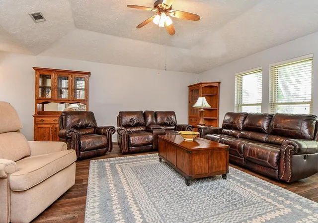 Photo 4 of Sale Pending at 7242 Skylight Ln, Houston, TX 77095 | MLS# 25159986 | Listing updated on 2026-09-22