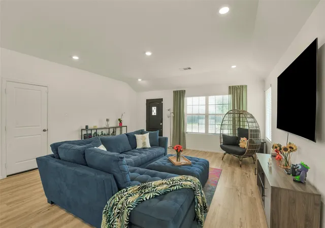 Photo 4 of Single family home for sale at 23516 Marble Pass Tr, New Caney, TX 77357 | MLS# 48717585 | Listing updated on 2026-09-12