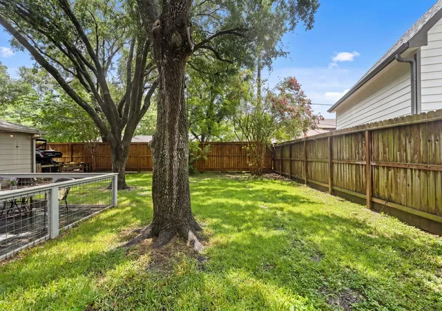 29th image of 10738 Cedar Creek Dr, Houston, TX 77042 | MLS# 32337453