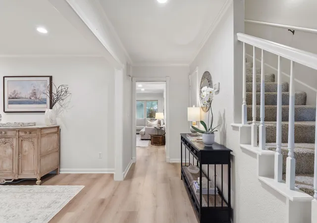 3rd image of 10738 Cedar Creek Dr, Houston, TX 77042 | MLS# 32337453