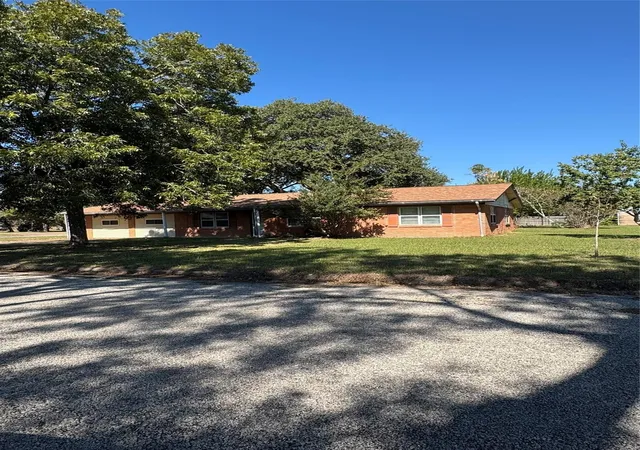21st image of 416 Mertie, Palacios, TX 77465 | MLS# 26596078