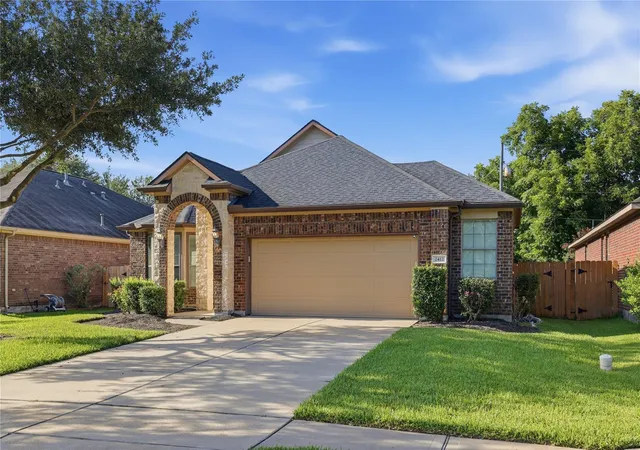 Photo 3 of Single family home for sale at 2412 Via Montesano, League City, TX 77573 | MLS# 62940584 | Listing updated on 2026-10-09