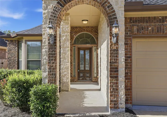 Photo 3 of Single family home for sale at 2412 Via Montesano, League City, TX 77573 | MLS# 62940584 | Listing updated on 2026-10-09