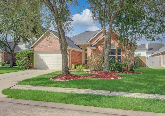 2nd image of 12808 Brook Arbor Ct, Pearland, TX 77584 | MLS# 39692224