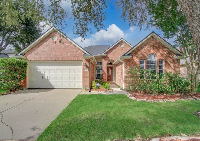 4th image of 12808 Brook Arbor Ct, Pearland, TX 77584 | MLS# 39692224