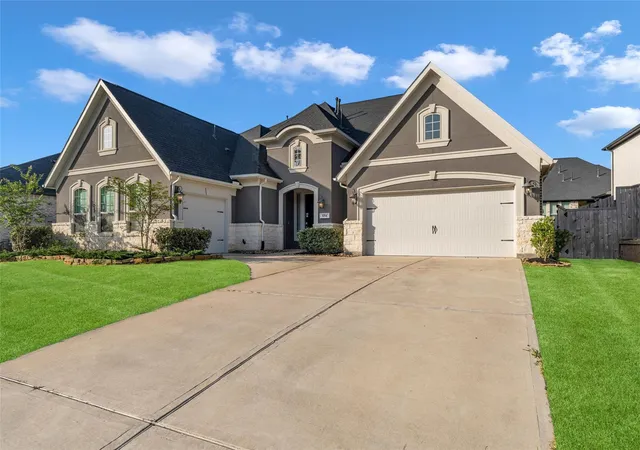 1st image of 1014 Lakemont Bend Ln, Pinehurst, TX 77362 | MLS# 65834068