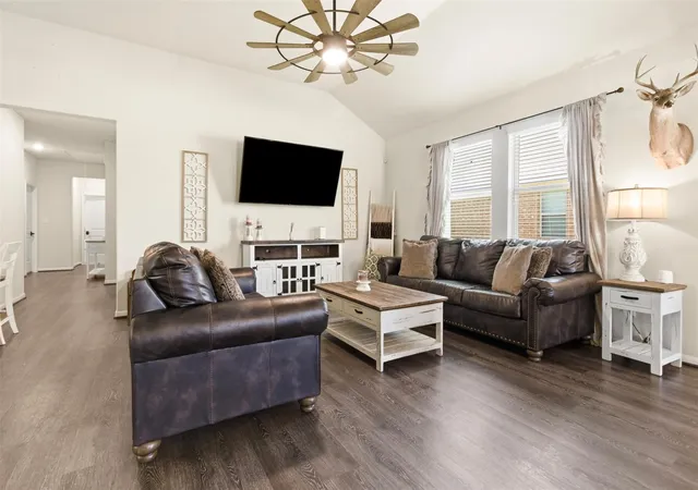 Photo 4 of Single family home for sale at 611 Walnut Branch Dr, Baytown, TX 77523 | MLS# 12376200 | Listing updated on 2026-09-12