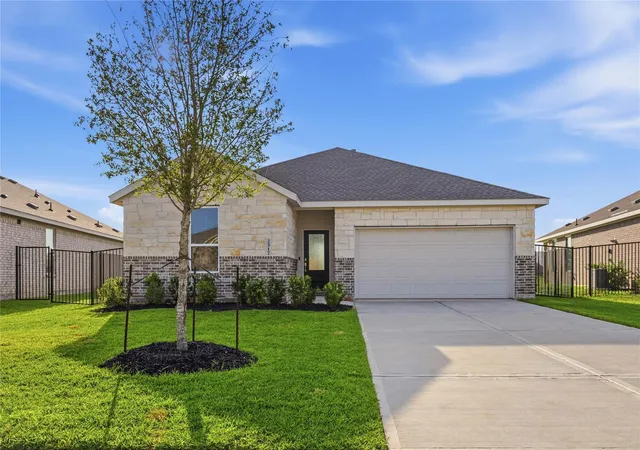 1st image of 2517 Lago Costa Dr, La Marque, TX 77568 | MLS# 94380471