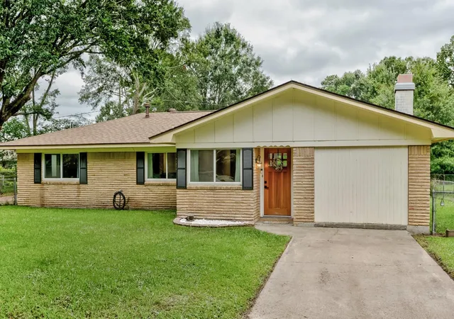1st image of 3955 Hale St, Vidor, TX 77662 | MLS# 74274886