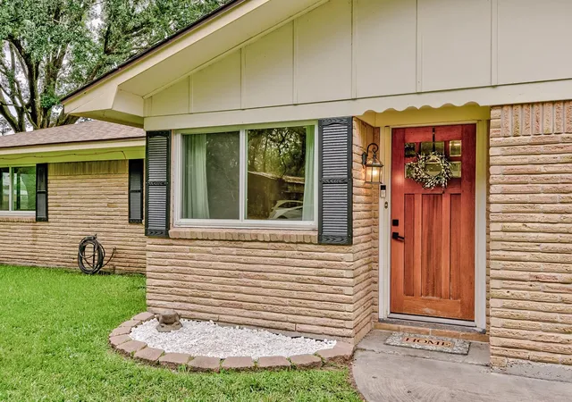 4th image of 3955 Hale St, Vidor, TX 77662 | MLS# 74274886