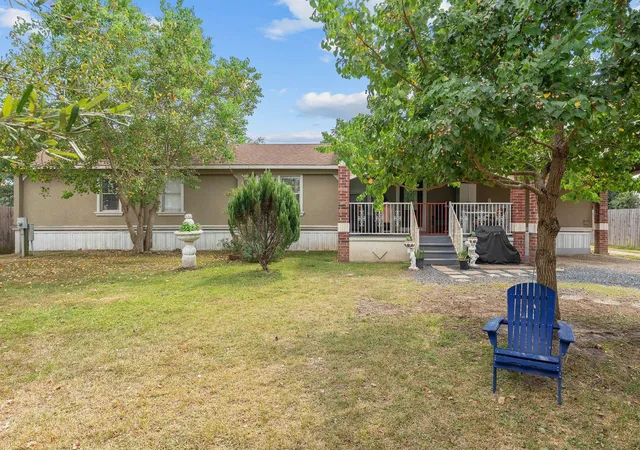 Photo 2 of Single family home for sale at 16320 Summit Oaks Dr, Conroe, TX 77303 | MLS# 8577780 | Listing updated on 2026-08-13