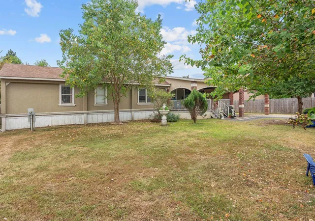 Photo 3 of Single family home for sale at 16320 Summit Oaks Dr, Conroe, TX 77303 | MLS# 8577780 | Listing updated on 2026-08-13