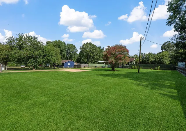 Photo 3 of Single family home for sale at 9820 Highway 150, Shepherd, TX 77371 | MLS# 75590644 | Listing updated on 2026-09-21