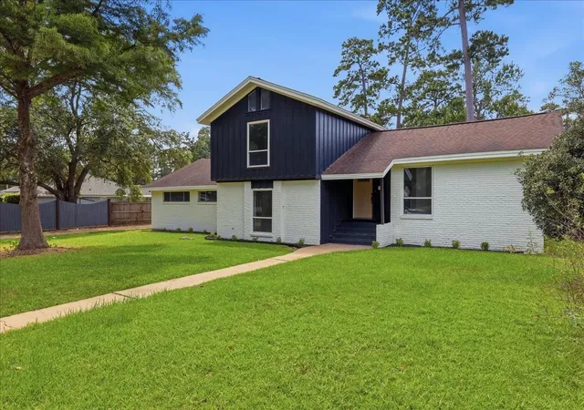 1st image of 1925 Galway Dr, Vidor, TX 77662 | MLS# 74279738