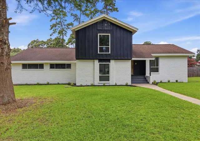 2nd image of 1925 Galway Dr, Vidor, TX 77662 | MLS# 74279738