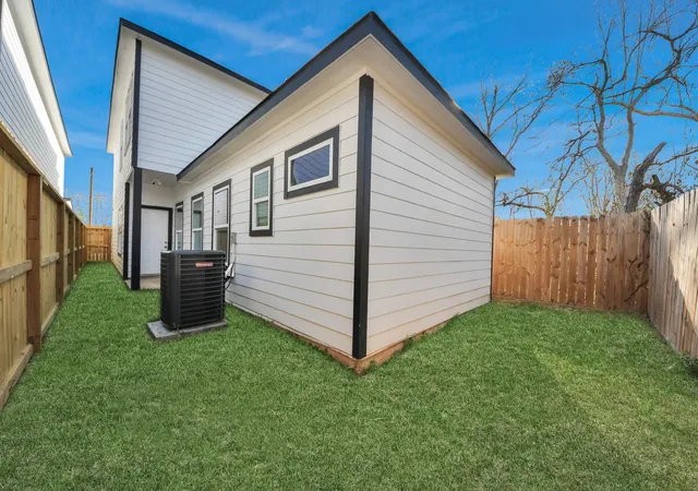 35th image of 4011 Elmwood St, Houston, TX 77051 | MLS# 6166281