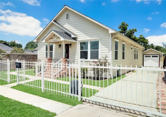 2nd image of 608 Jewett St, Houston, TX 77009 | MLS# 5661062