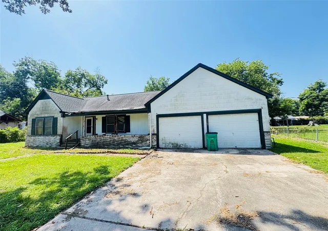 Photo 3 of Single family home for sale at 304 North St, Baytown, TX 77520 | MLS# 55646489 | Listing updated on 2026-08-17