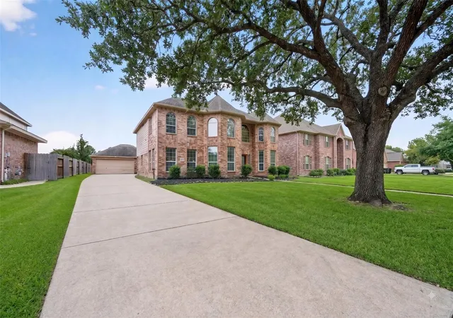 Photo 2 of Single family home for sale at 27011 Rockwood Park Ln, Cypress, TX 77433 | MLS# 18429508 | Listing updated on 2026-08-24
