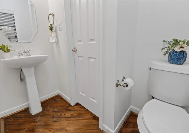 Photo 3 of Townhouse for sale at 2304 Jackson St, Houston, TX 77004 | MLS# 62275205 | Listing updated on 2026-09-12