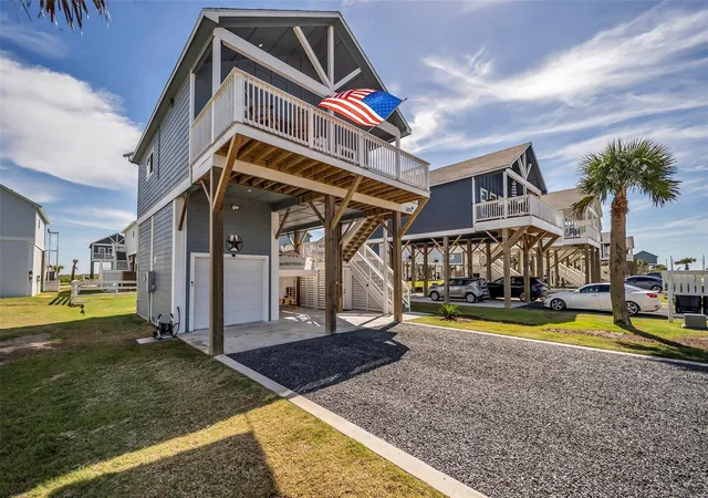 2nd image of 1094 Cedar Ln, Gilchrist, TX 77617 | MLS# 51570746