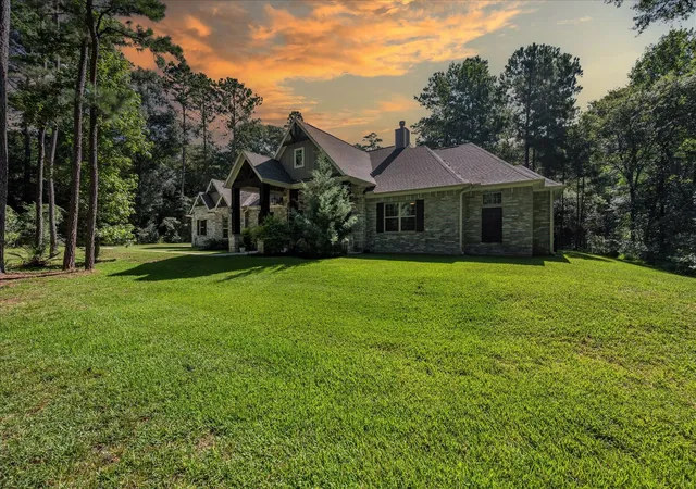 1st image of 372 Grand View, Huntsville, TX 77340 | MLS# 16184967
