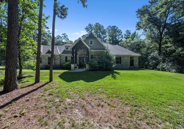 Photo 3 of Single family home for sale at 372 Grand View, Huntsville, TX 77340 | MLS# 16184967 | Listing updated on 2026-10-02