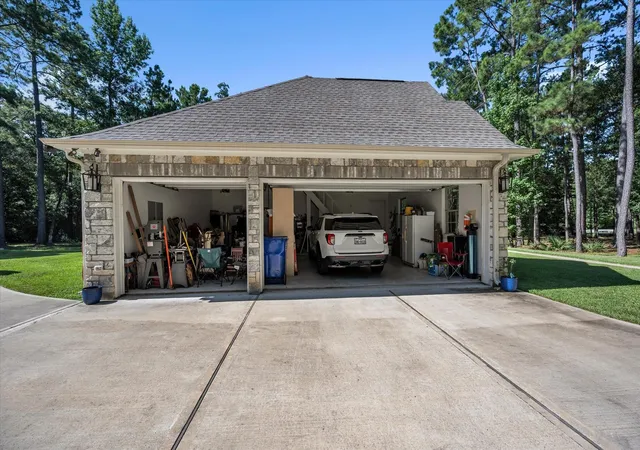 Photo 4 of Single family home for sale at 372 Grand View, Huntsville, TX 77340 | MLS# 16184967 | Listing updated on 2026-10-02