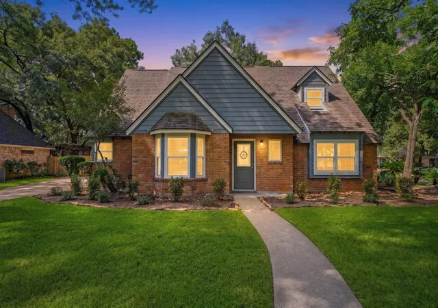 1st image of 2002 Parkdale Dr, Kingwood, TX 77339 | MLS# 24092976