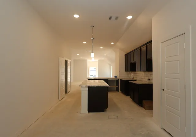 Photo 4 of Single family home for sale at 613 Falling Cave Dr, Willis, TX 77378 | MLS# 87052106 | Listing updated on 2026-09-15