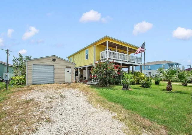 2nd image of 727 18th St, Dickinson, TX 77539 | MLS# 32013462