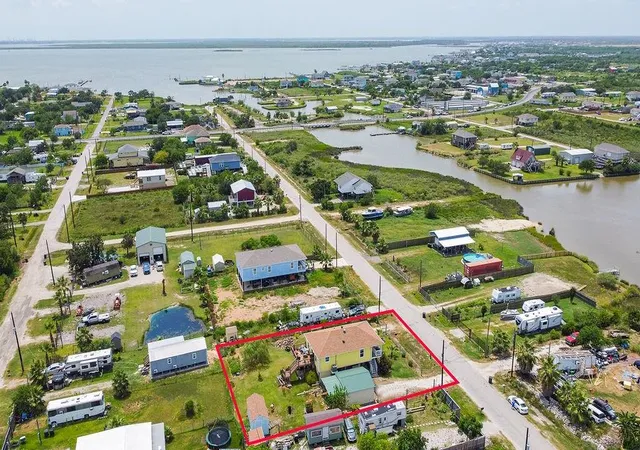 4th image of 727 18Th St, Dickinson, TX 77539 | MLS# 32013462