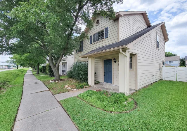 Photo 3 of Single family home for sale at 9607 Farrell Dr, Houston, TX 77070 | MLS# 85997438 | Listing updated on 2026-09-01