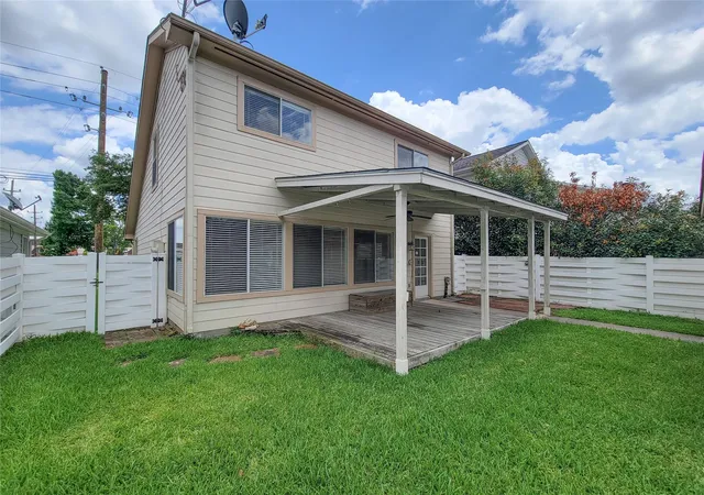 Photo 3 of Single family home for sale at 9607 Farrell Dr, Houston, TX 77070 | MLS# 85997438 | Listing updated on 2026-09-01